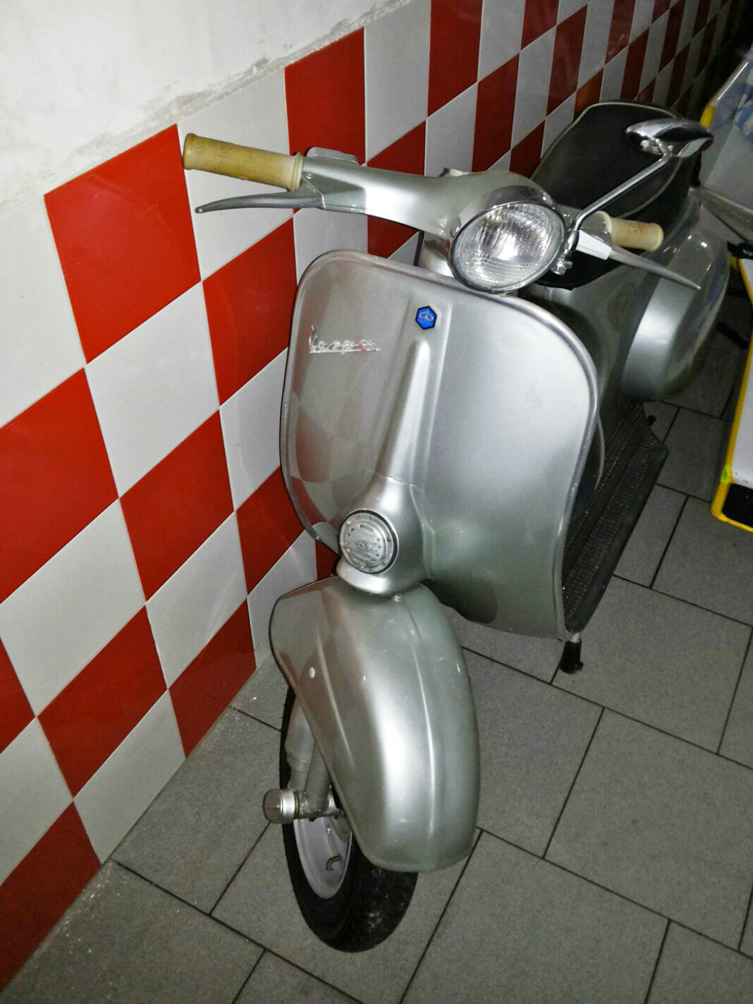 Piaggio_Vespa50L